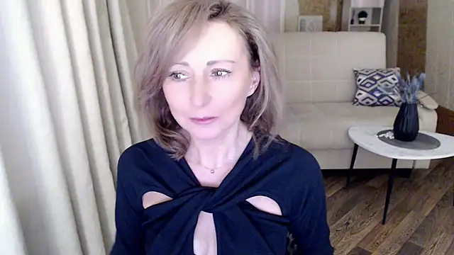 Snapshot of HornyMilf_777 chatting on 01-17-25, 05:00 HornyMilf 777 online show from 01-17-25, 05:00