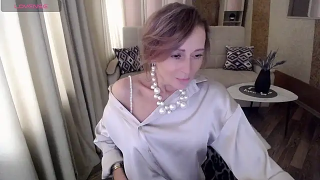Snapshot of HornyMilf_777 chatting on 01-25-25, 08:42 HornyMilf 777 online show from 01-25-25, 08:42