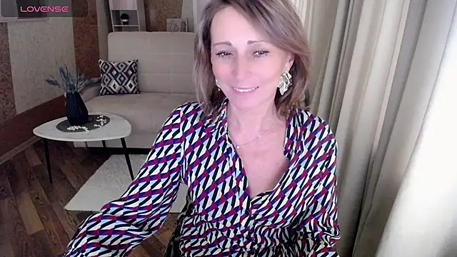 Snapshot of HornyMilf_777 chatting on 01-27-25, 11:11 HornyMilf 777 online show from 01-27-25, 11:11