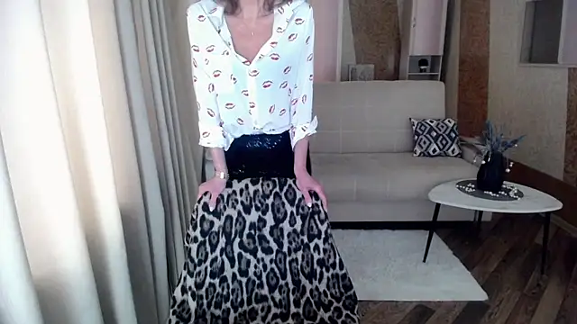 Snapshot of HornyMilf_777 chatting on 02-14-25, 05:30 HornyMilf 777 online show from 02-14-25, 05:30