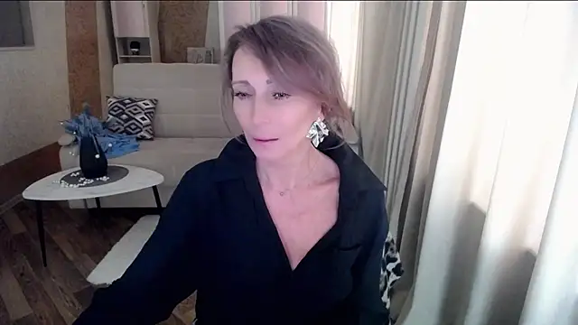 Snapshot of HornyMilf_777 chatting on 02-17-25, 12:16 HornyMilf 777 online show from 02-17-25, 12:16