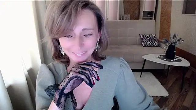 Snapshot of HornyMilf_777 chatting on 02-25-25, 08:36 HornyMilf 777 online show from 02-25-25, 08:36