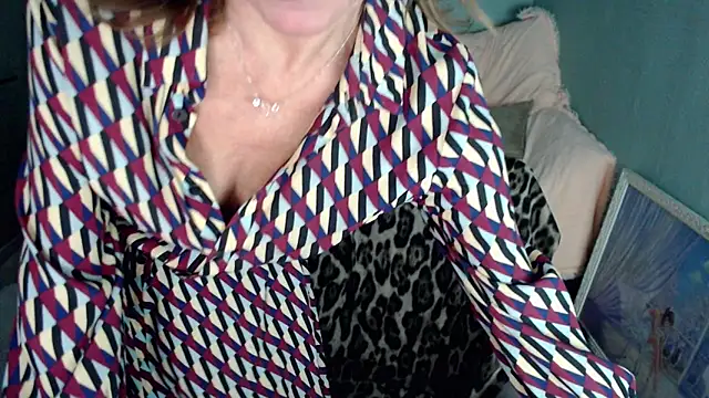 Snapshot of HornyMilf_777 chatting on 03-04-25, 12:44 HornyMilf 777 online show from 03-04-25, 12:44