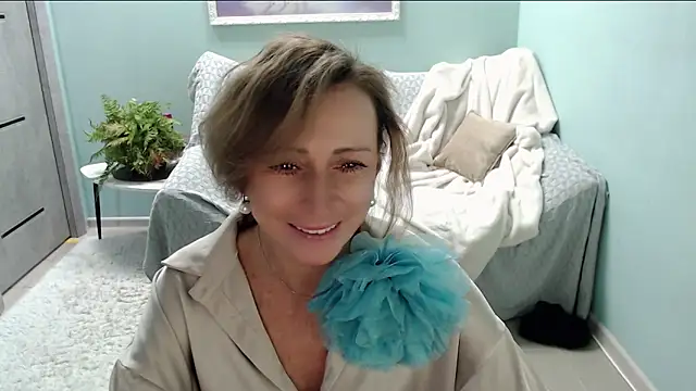 Snapshot of HornyMilf_777 chatting on 03-17-25, 08:18 HornyMilf 777 online show from 03-17-25, 08:18