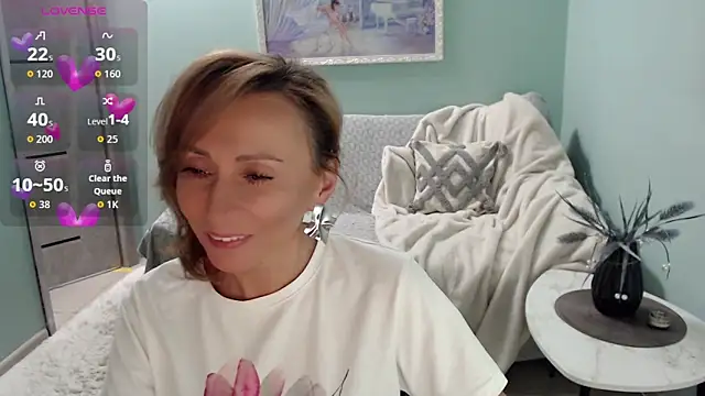 Snapshot of HornyMilf_777 chatting on 10-12-25, 06:45 HornyMilf 777 online show from 10-12-25, 06:45