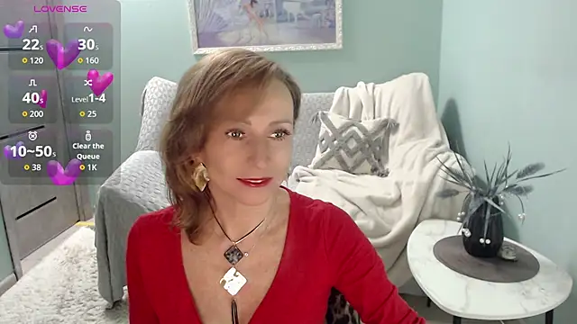 Snapshot of HornyMilf_777 chatting on 10-19-25, 06:36 HornyMilf 777 online show from 10-19-25, 06:36