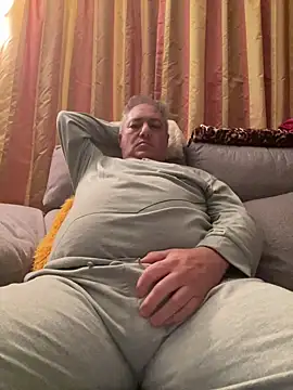 Snapshot of Russirayu chatting on 03-21-25, 04:06 Russirayu online show from 03-21-25, 04:06