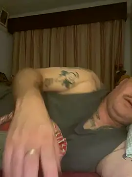 Snapshot of Russirayu chatting on 10-25-25, 10:48 Russirayu online show from 10-25-25, 10:48