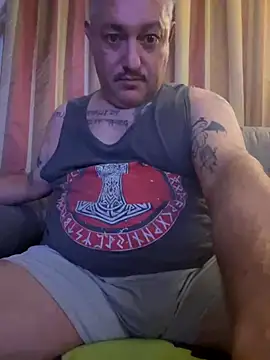 Snapshot of Russirayu chatting on 10-26-25, 10:47 Russirayu online show from 10-26-25, 10:47