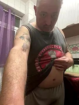 Snapshot of Russirayu chatting on 10-29-25, 07:59 Russirayu online show from 10-29-25, 07:59