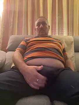 Snapshot of Russirayu chatting on 11-10-25, 04:17 Russirayu online show from 11-10-25, 04:17