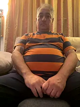 Snapshot of Russirayu chatting on 11-16-25, 11:21 Russirayu online show from 11-16-25, 11:21