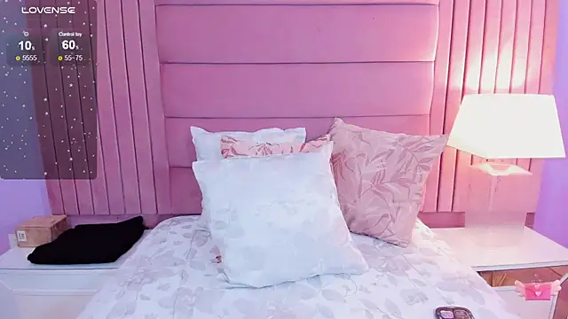 Snapshot of andrea_alvarz chatting on 01-06-25, 05:52 andrea alvarz online show from 01-06-25, 05:52