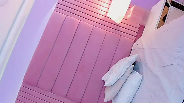 Snapshot of andrea_alvarz chatting on 02-07-25, 08:33 andrea alvarz online show from 02-07-25, 08:33