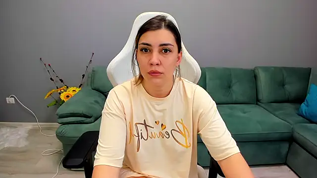 EveEvian online show from 06-18-26, 02:10
