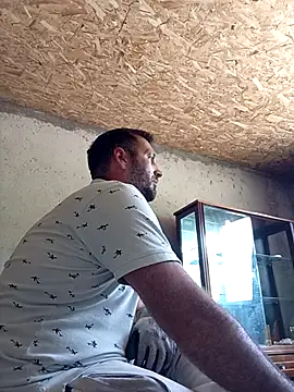 Snapshot of florin421 chatting on 04-25-26, 08:50 florin421 online show from 04-25-26, 08:50