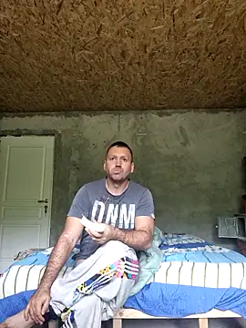 Snapshot of florin421 chatting on 05-12-26, 09:06 florin421 online show from 05-12-26, 09:06