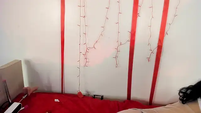 Snapshot of Cloe_Leee chatting on 02-27-25, 04:41 Cloe Leee online show from 02-27-25, 04:41