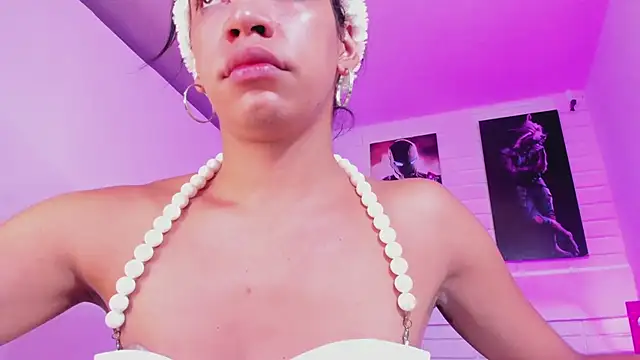 Alahia Rodriguez online show from 11-21-25, 12:48