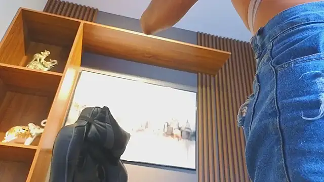 Alahia Rodriguez online show from 04-13-26, 07:30