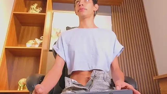 Alahia Rodriguez online show from 04-17-26, 07:28