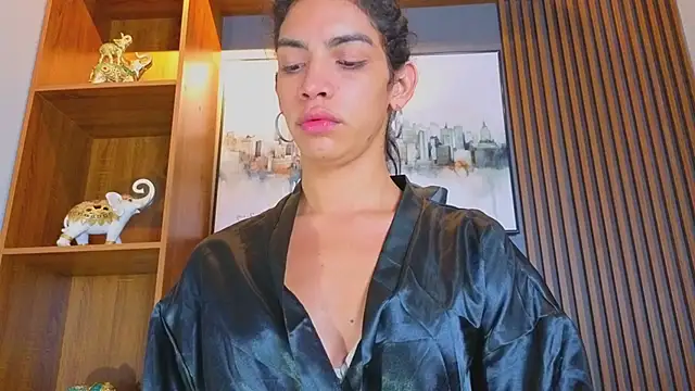 Snapshot of Alahia_Rodriguez chatting on 05-15-26, 03:52 Alahia Rodriguez online show from 05-15-26, 03:52
