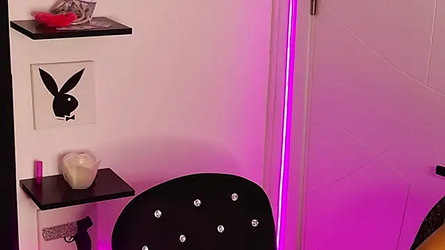 Snapshot of MissAmeliaa chatting on 09-21-25, 02:08 MissAmeliaa online show from 09-21-25, 02:08