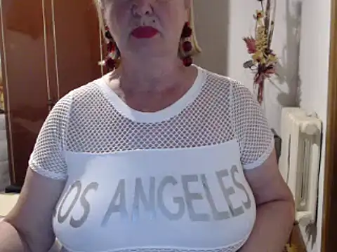 Secretfox online show from 09-17-25, 03:03