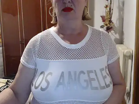 Secretfox online show from 09-28-25, 05:07