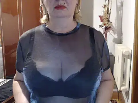 Secretfox online show from 10-16-25, 04:13