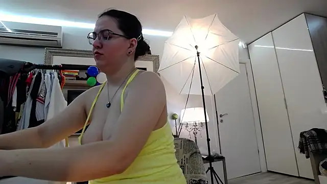 ILoveToFeelU online show from 03-04-25, 01:06