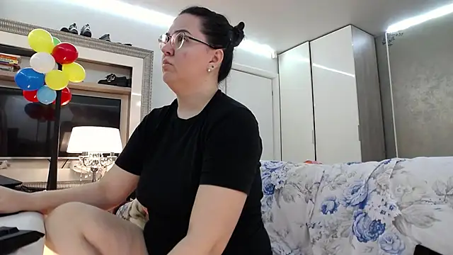 ILoveToFeelU online show from 04-15-26, 09:26