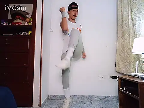 HomeAloneK online show from 11-30-25, 07:51