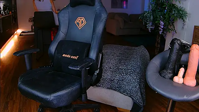 GoddessElizabethX online show from 04-12-26, 06:46