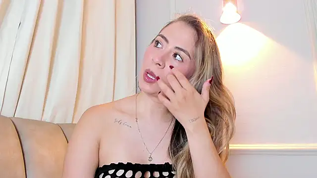 Snapshot of Lia_walton chatting on 03-03-26, 12:11 Lia walton online show from 03-03-26, 12:11