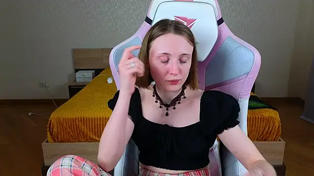 Cowell Adelina online show from 03-14-26, 09:26