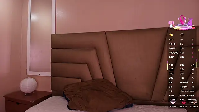 Snapshot of Feniix__ chatting on 10-24-25, 04:31 Feniix online show from 10-24-25, 04:31