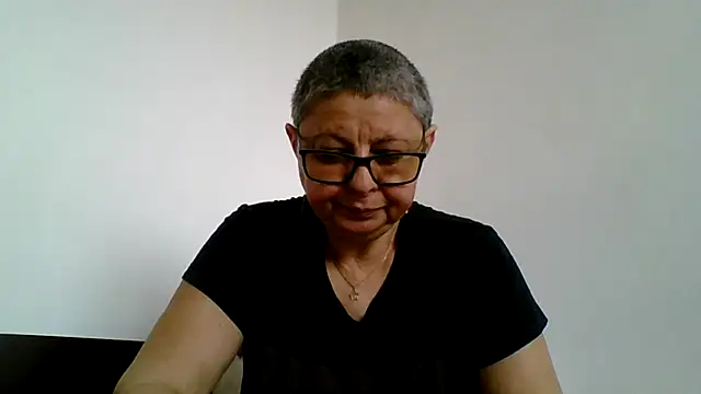 roseblak42 online show from 04-12-26, 09:36