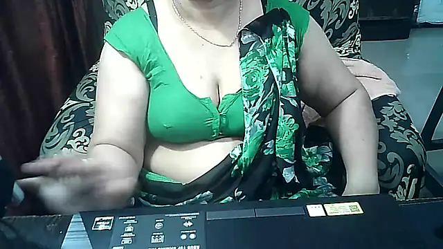 Snapshot of Punambhabisexy chatting on 09-29-25, 06:35 Punambhabisexy online show from 09-29-25, 06:35