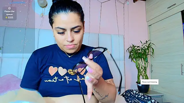 kiana cream online show from 02-12-25, 11:40