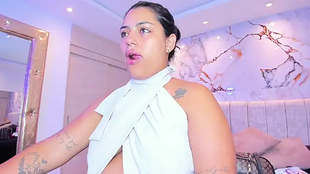 kiana cream online show from 11-12-25, 11:54