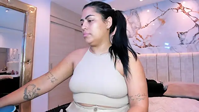 kiana cream online show from 05-25-26, 11:49