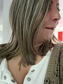 Snapshot of _Abril-Office1 chatting on 12-14-24, 01:38 Abril-Office1 online show from 12-14-24, 01:38