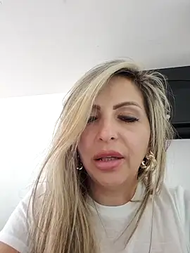 Snapshot of _Abril-Office1 chatting on 02-28-25, 04:20 Abril-Office1 online show from 02-28-25, 04:20