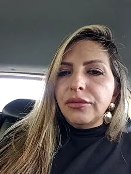 Snapshot of _Abril-Office1 chatting on 03-17-25, 02:45 Abril-Office1 online show from 03-17-25, 02:45