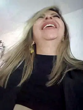 Snapshot of _Abril-Office1 chatting on 03-17-25, 10:17 Abril-Office1 online show from 03-17-25, 10:17