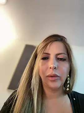  Abril-Office1 online show from 04-13-26, 12:43