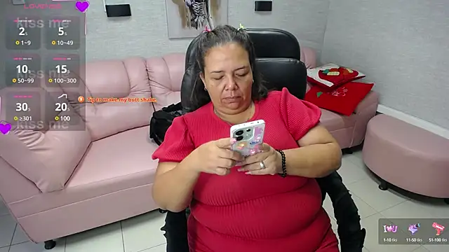 Snapshot of Penelope_Nipples_ chatting on 01-16-25, 11:58 Penelope Nipples online show from 01-16-25, 11:58