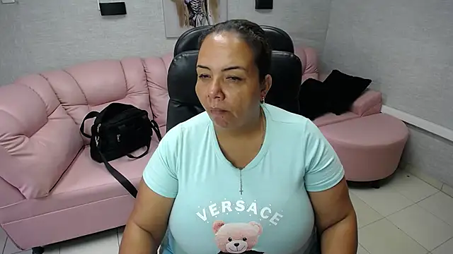 Snapshot of Penelope_Nipples_ chatting on 01-29-25, 12:13 Penelope Nipples online show from 01-29-25, 12:13