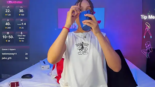 IsabellaSpencer online show from 11-26-25, 10:11